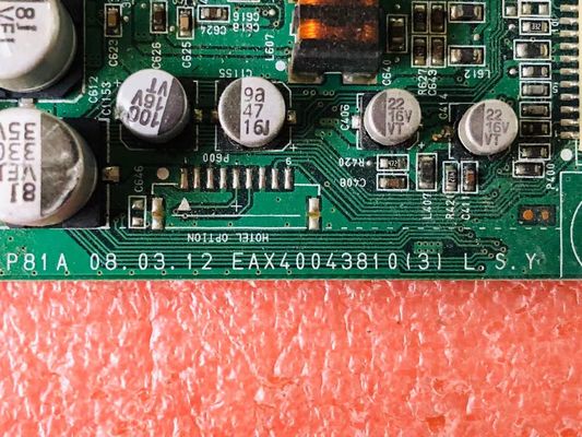 LM315QU1-SSA2 32.0&quot; 7680x4320 Industrial TFT Display 400 cd/m2 89/89/89/89 (tipo)